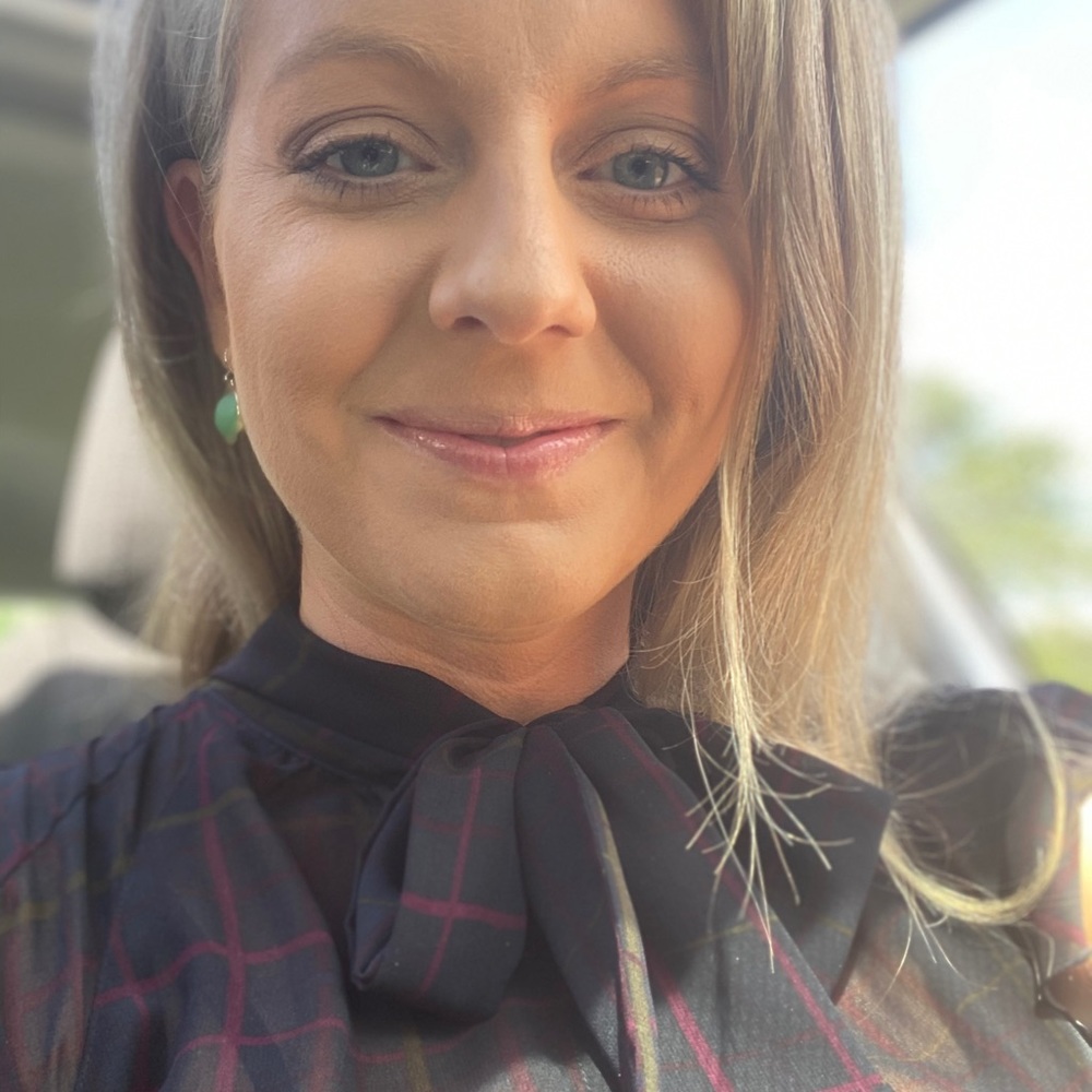 Meet your Posher, Elizabeth